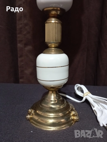 Комплект от две порцеланови лампи с бели стъклени абажури, снимка 3 - Настолни лампи - 52035605