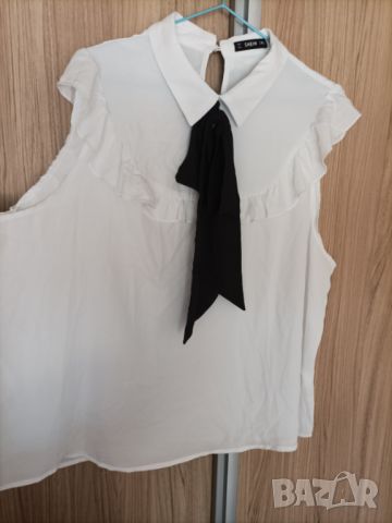 Бяла риза с черна панделка , снимка 2 - Ризи - 45481666