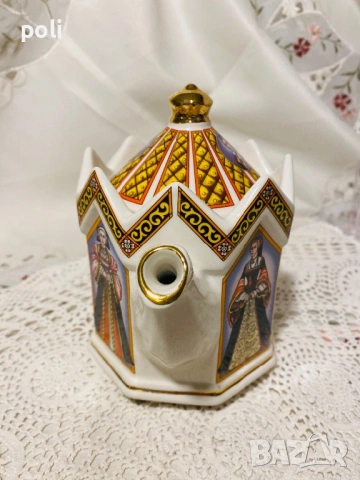 порцеланов чайник , снимка 2 - Аксесоари за кухня - 53629799