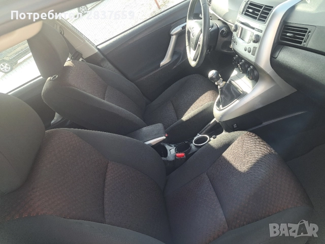 Тойота Версо 1.8 бензин-7 места , снимка 10 - Автомобили и джипове - 52046521