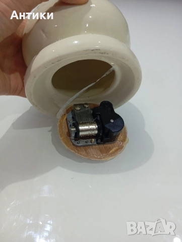 Стара порцеланова музикална фигура , снимка 3 - Антикварни и старинни предмети - 52553670