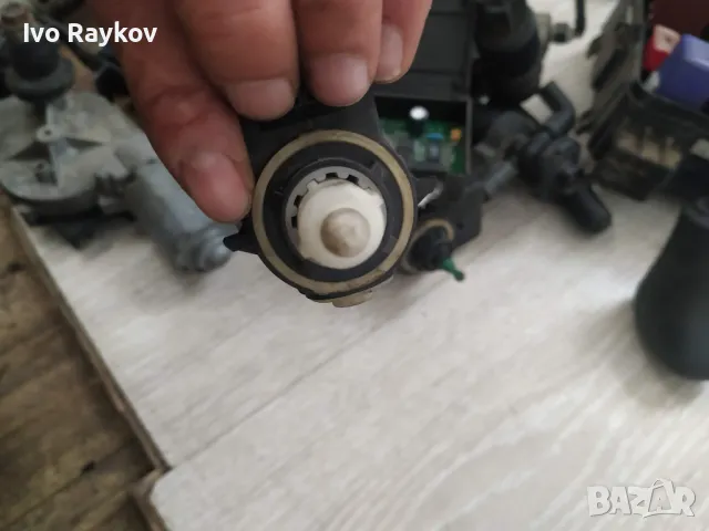  Мотор за регулиране  ФАРОВЕ PEUGEOT 508 , Citroen C5 , 89077898, снимка 3 - Части - 50237646