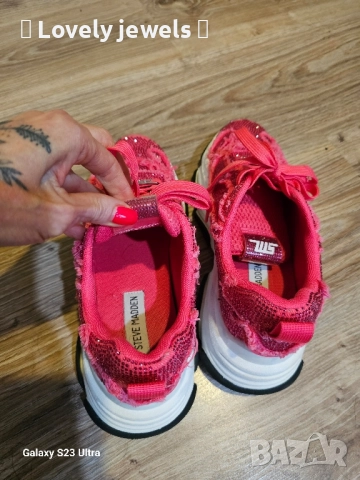 Уникални цикламени маратонки на Steve Madden , снимка 7 - Маратонки - 52314791