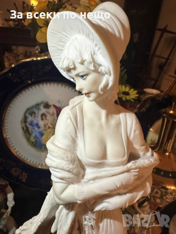 Capodimonte Italy  Circa 1987 автор  Bruno Merli - “ Дамата в бяло” Код P2084, снимка 9 - Декорация за дома - 54035137