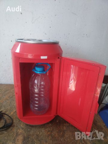 Мини хладилник във форма на кенче COCA COLA за охлаждане на храна и напитки,вода,безалкохолно Страхо, снимка 11 - Хладилни чанти - 45074932