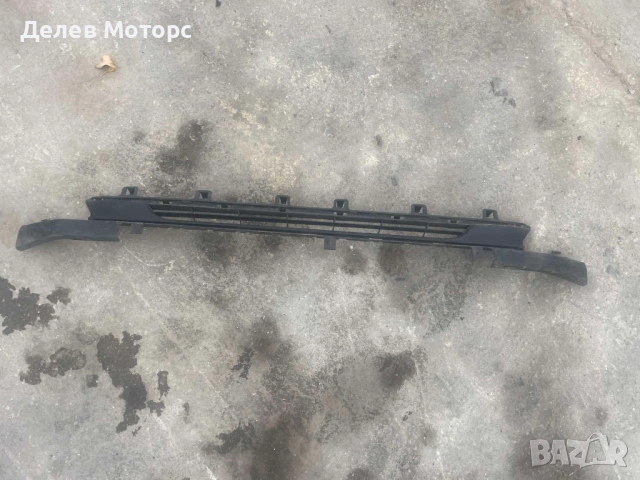 9810516180 решетка в предна броня от Пежо 208 1.2i VTi, 82 кс., 5 ск., 2019г., 29 000 км