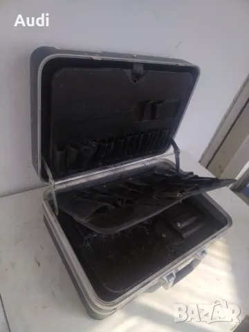 Професионален куфар за Ел. инструменти PARRAT / Made in germany Професионален куфар за електричари., снимка 10 - Куфари с инструменти - 49667851