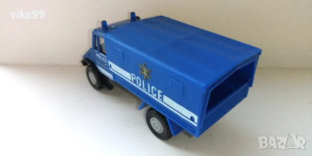 Камион с каросерия POLICE Welly - Мащаб 1:50, снимка 2 - Колекции - 48730282