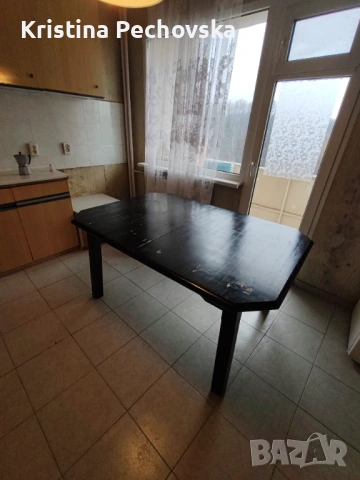 Трапеза маса