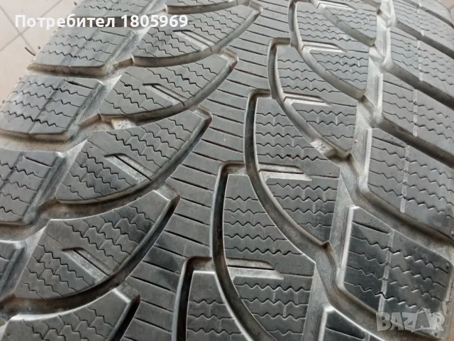 1бр. зимна гума 235/45/19 Bridgestone, снимка 2 - Гуми и джанти - 46933621