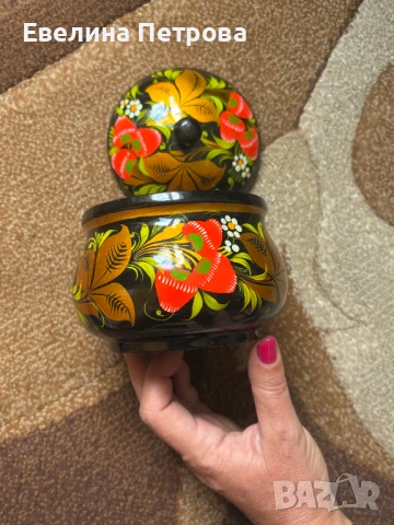 Дървена рисувана кутия Хохлома