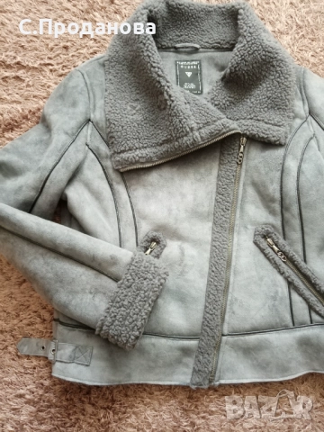 Зимно яке/кожух Guess, снимка 2 - Якета - 52593587