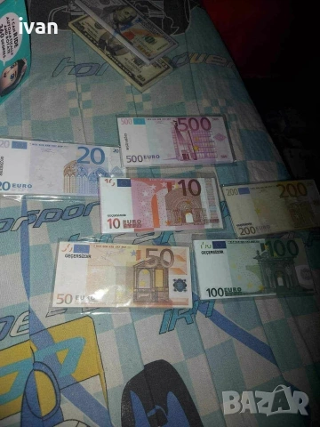 Реквизитни пачки долари и евро и турски лири