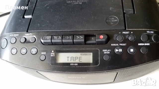 Радио касетофон компакт диск  Sony CFD-550 , снимка 4 - Радиокасетофони, транзистори - 50672866