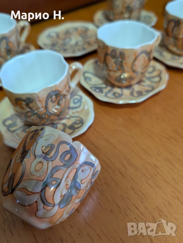 Интересен сервиз за кафе/чай: 6 чаши с чинийки и захарница, снимка 4 - Сервизи - 54128739