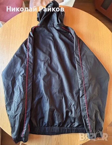 Оригинално яке на Манчестър Юнайтед , снимка 9 - Спортни дрехи, екипи - 51659236