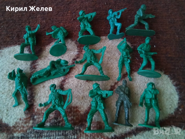 Войници пластмасови 12 броя 51736