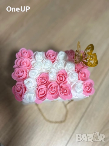 Подаръчни кутии и букети с рози, снимка 2 - Изкуствени цветя - 52393772