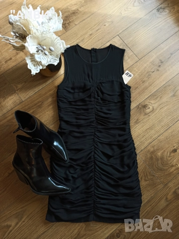 H&M прекрасна елегантна  рокля, снимка 4 - Рокли - 52640760