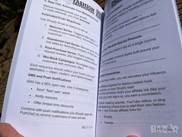 Книга за дропшипинг на дрехи и мода със Shopify (Английски език), снимка 2 - Специализирана литература - 52221078