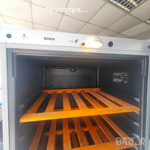 Хладилна витрина за вино Bosch, снимка 4 - Витрини - 50827557