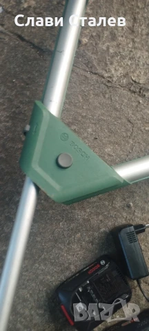 Bosch -тример за трева на батерии , снимка 3 - Градинска техника - 51008218