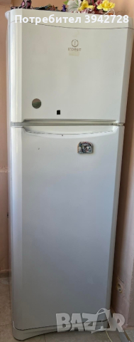 продавам хладилник indesit в добро състояние,взимане от място,размери 167,60,50, снимка 1 - Хладилници - 45011902
