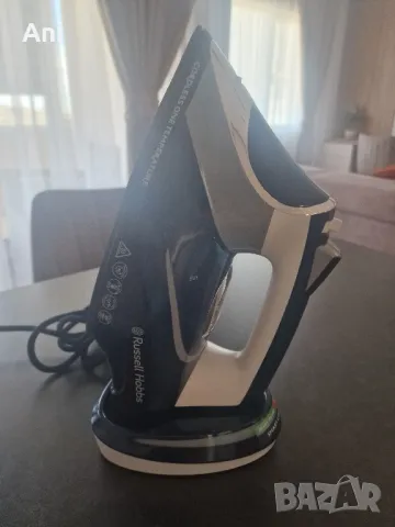 Безкабелна ютия Russell Hobbs, снимка 4 - Ютии - 49905038