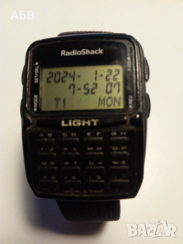 Продават се ретро ръчни електронни часовници с калкулатор CASIO