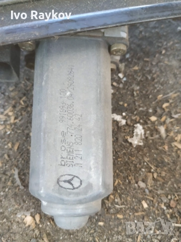 Моторче , задeн вратa , дясна, MERCEDES-BENZ E (W211) A 211 820 24 42, снимка 4 - Части - 51660608