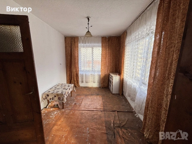 Продава се масивна къща с двор и гаражи – с. Смилян гр. Смолян, снимка 11 - Къщи - 53208774