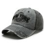 Черна шапка с козирка - New York, снимка 1 - Шапки - 45333259