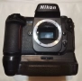 Фотоапарат Nikon F100 с батериен грип, снимка 1