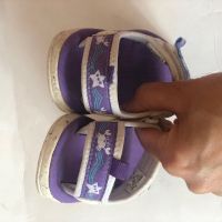 Отворени сандали за момиче Clarks, снимка 4 - Детски сандали и чехли - 45880250