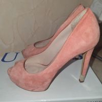 Обувки Guess, снимка 1 - Дамски обувки на ток - 45483103