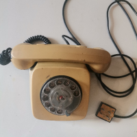 Стар Телефон, снимка 1 - Антикварни и старинни предмети - 44974976