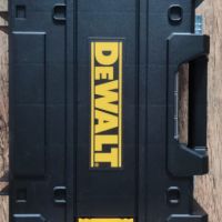 Лазерен нивелир DEWALT DW089LG, снимка 2 - Други инструменти - 45851458