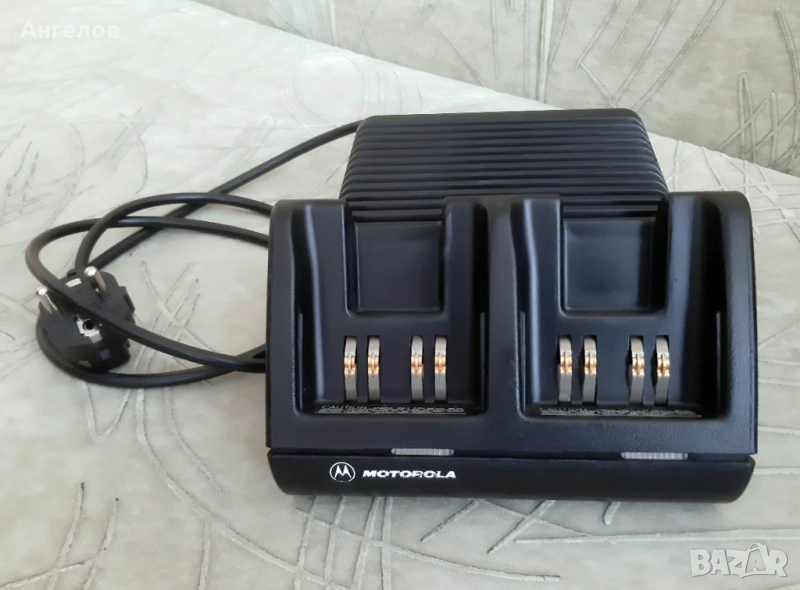 Зарядно за радиостанция Motorola, снимка 1