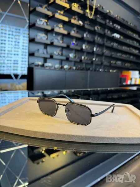 очила с черен обикновен калъф и ув защита cartier christian dior , снимка 1