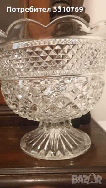 Голяма кристална фруктиера на столче. , снимка 1