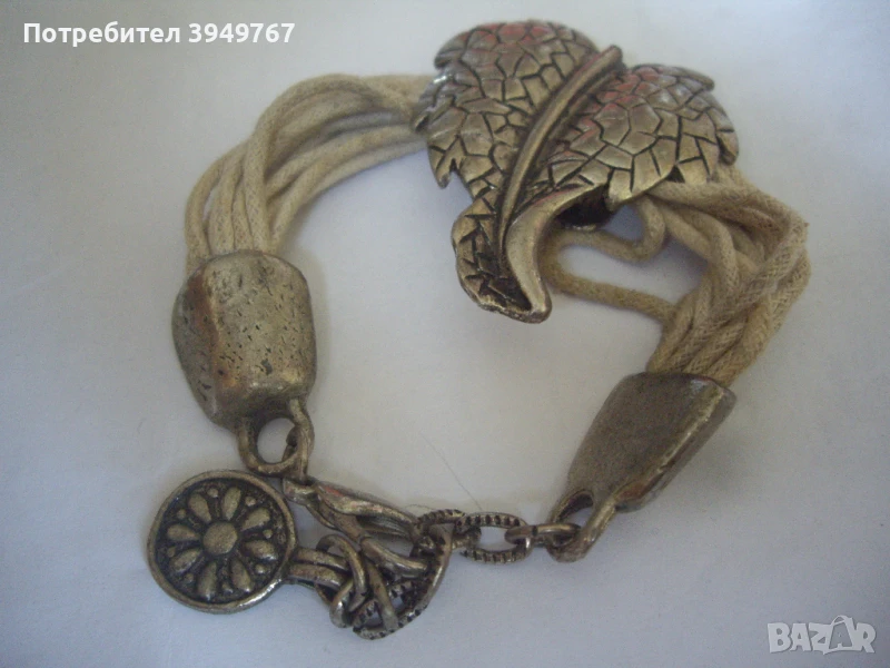 Стара ,масивна много интересна гривна., снимка 1