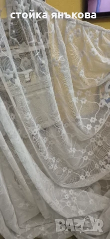 Продавам бяло перде с орнаменти цветя, снимка 6 - Пердета и завеси - 51221493