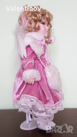 Порцеланова кукла със стойка , снимка 2 - Кукли - 53898477