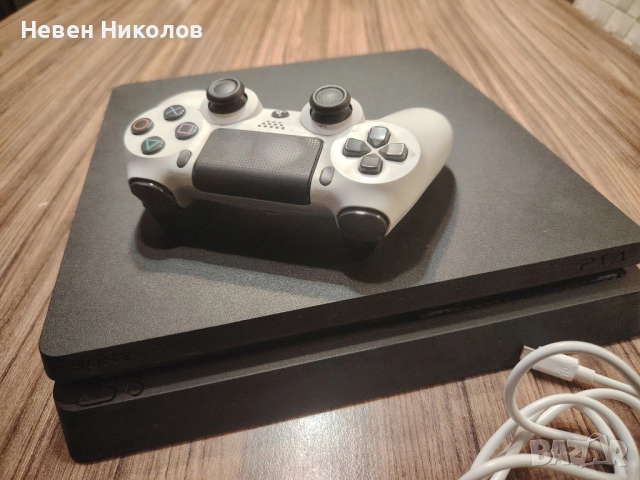 PS4 SLIM конзола 1 TB + 4 оригинални игри , снимка 4 - PlayStation конзоли - 52893096
