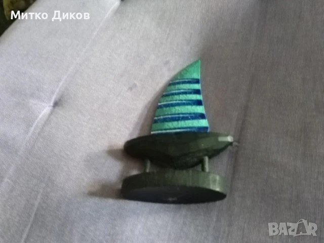 Дървен кораб за украса 6х5см