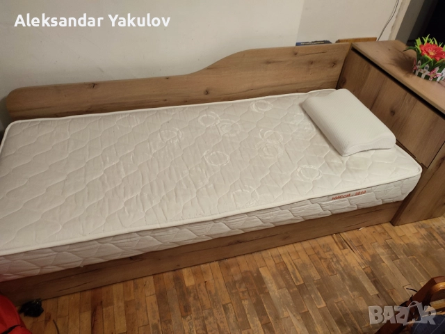 Продавам отлично запазено детско-юношеско легло с отделна ракла и подарък, снимка 4 - Спални и легла - 52755299