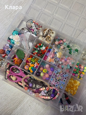 Кутия с мъниста за гривнички