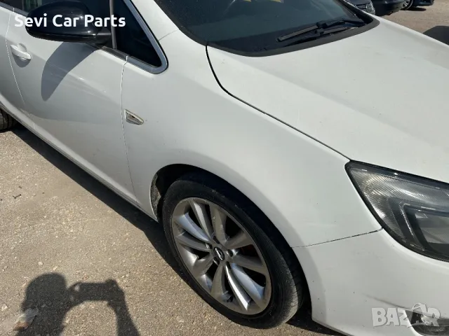 Калник десен и калник ляв за Opel Astra J , снимка 2 - Части - 47151678