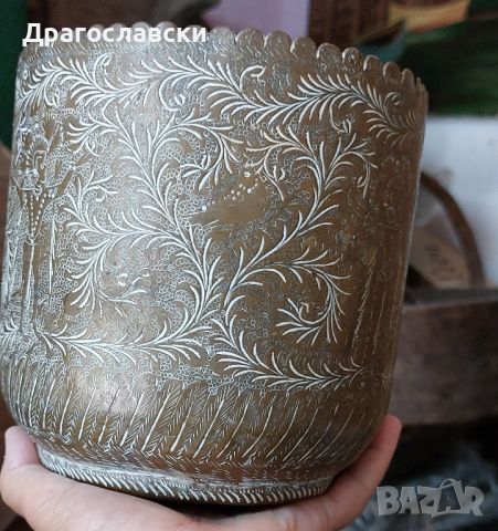 Гравирана метална купа / ваза, метал месинг бронз, стара, снимка 4 - Други - 46365402
