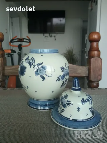 Прекрасен порцеланов съд-Урна.